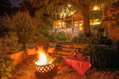 StayVista at Teddy's Lodge