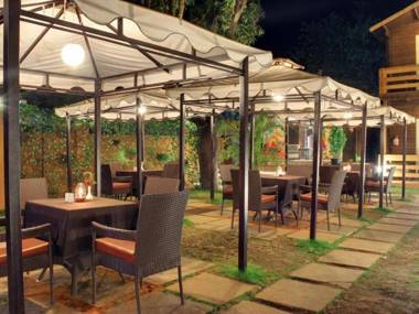 La Vie Woods Resort (No stags allowed)