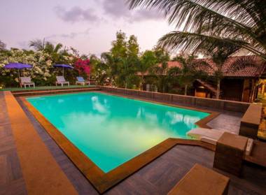 Shining Sand Beach Hotel