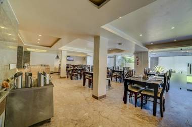 FabHotel Prime The King's Court