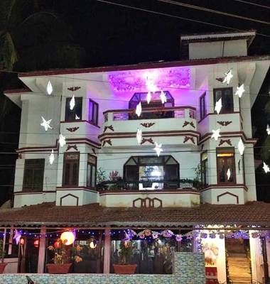 LUCY DORES GUEST HOUSE