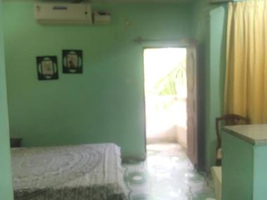 LUCY DORES GUEST HOUSE