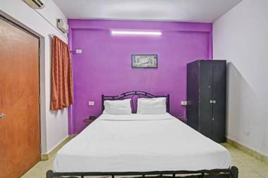 OYO 85106 Hotel Elvins Place