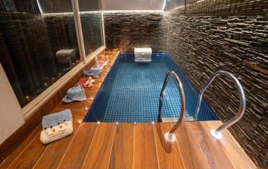 Divan Clarks Inn Goa