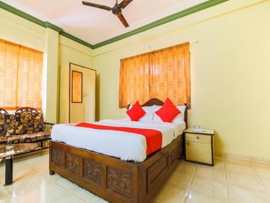 OYO 19831 Crystal Holiday Homes