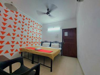 OYO 19831 Crystal Holiday Homes