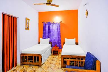 OYO 87132 Mahamaya Holiday Inn