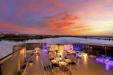 Crystal Lake Service Apartments