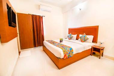 FabHotel Sam Residency Gandhipuram - Fully Vaccinated Staff