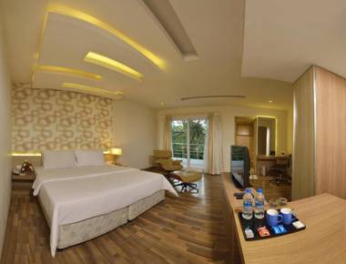 Poppys Tower (A UNIT OF POPPYS KNIT WEAR)