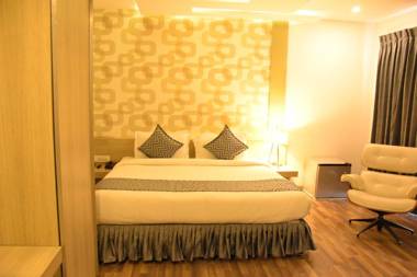 Poppys Tower (A UNIT OF POPPYS KNIT WEAR)