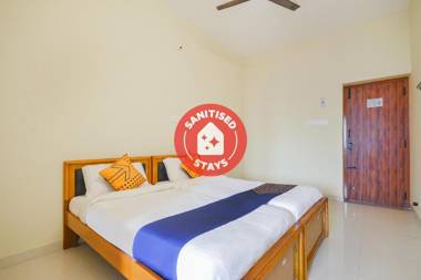 SPOT ON 70851 Rr Hotel