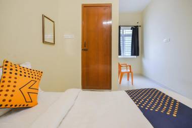 SPOT ON 70851 Rr Hotel