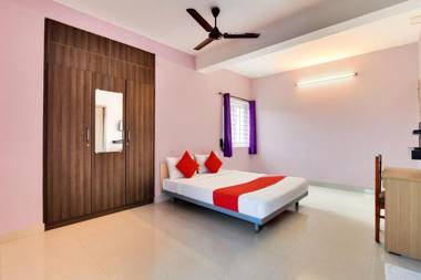 OYO Flagship 77335 LOTUS LAKEVIEW APARTMENTS