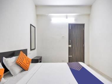 SPOT ON 77506 Sun Residency