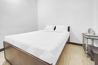 OYO 85705 Hotel Acs Inn