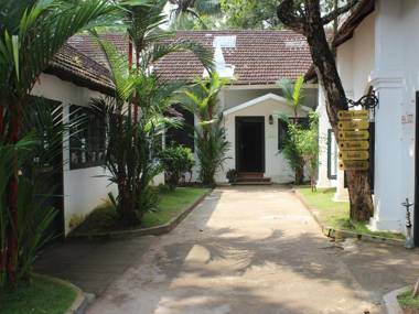 Elphinstone Residency