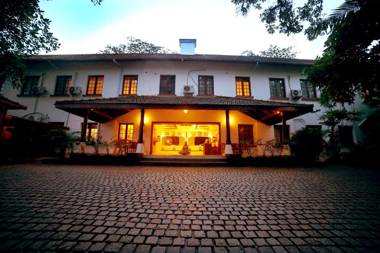 OLD LIGHTHOUSE BRISTOW HOTEL