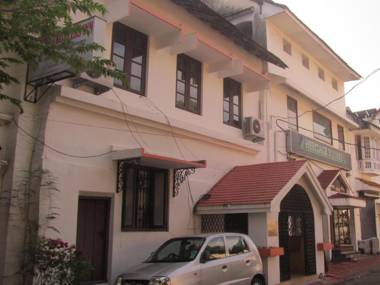 Madeleine Inn Guest House