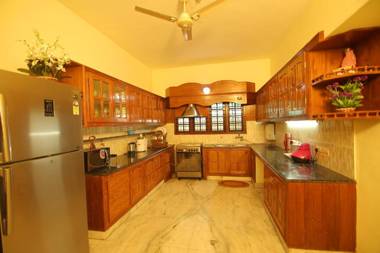 Metropolitan Serviced Villa