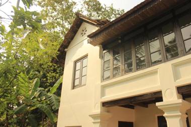 Verdant Heritage Bungalow (Entire 1st Floor)