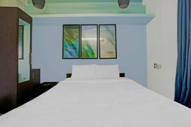 OYO 87153 NAS Tourist Home