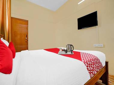 OYO 90248 Greenway Residency