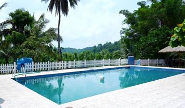 Leisure Homestay with Pool & Water Activities