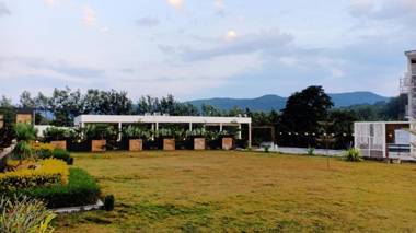 Bindiga Peak Resorts