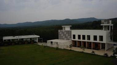 Bindiga Peak Resorts