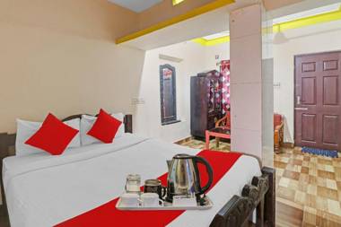 OYO 90178 Navarathna Residency