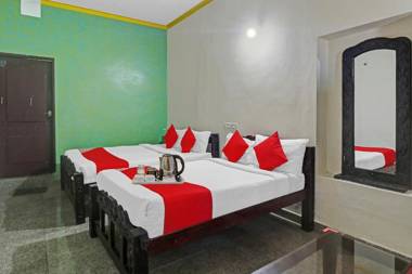 OYO 90178 Navarathna Residency