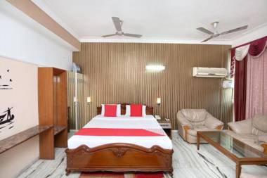 Capital O 821 Sarao Hotel