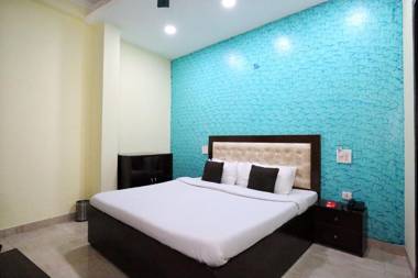 Vaccinated Staff- OYO 7724 HOTEL PR CHANDIGARH