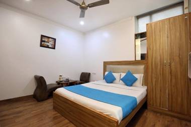 OYO 9230 Hotel Royal Brooks