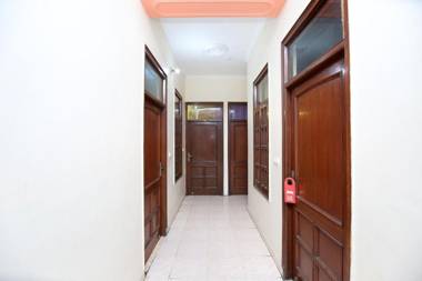 OYO 10239 Holiday INN Paradise