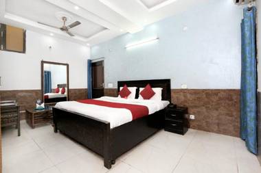 OYO 10362 Hotel Milan Inn