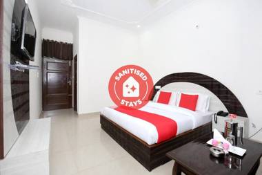 OYO 12025 Hotel Kamal Palace