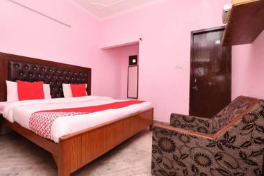 OYO 19403 Hotel Simran