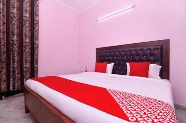 OYO 19403 Hotel Simran