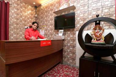 OYO 24066 Hotel Rr Villa