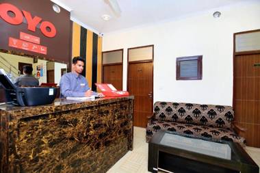 OYO 19778 Hotel Royal Shades