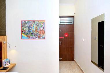 OYO 19778 Hotel Royal Shades