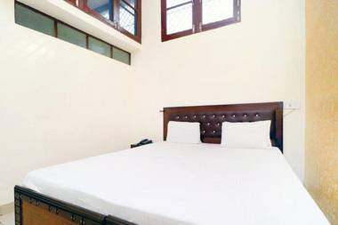 SPOT ON 41466 Hotel Pavraj