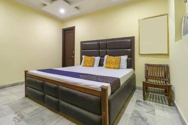 SPOT ON 75384 Hotel Star Inn