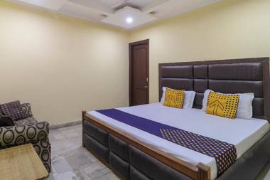 SPOT ON 75384 Hotel Star Inn