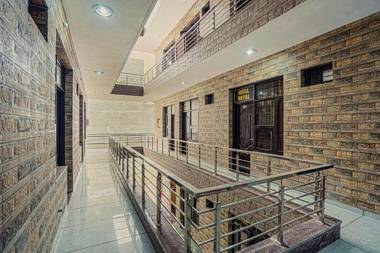 Capital O 85773 Hotel Dayal