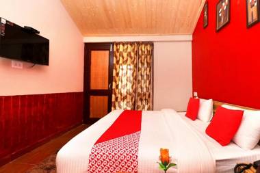 OYO 40149 Hotel Divine Point