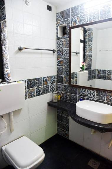 BEAUTIFUL SPACIOUS APT IN CANDOLIM with Wifi