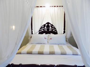 Sun N Sand Apartments Candolim Goa